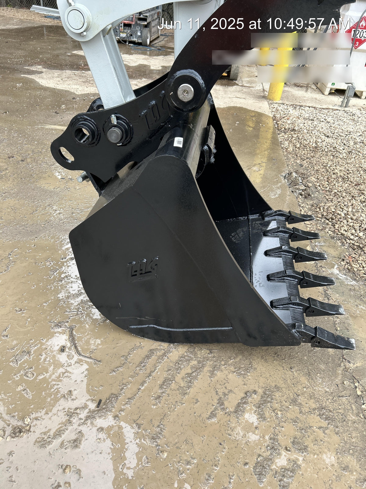 2025 TAKEUCHI 36" Bucket - Takeuchi