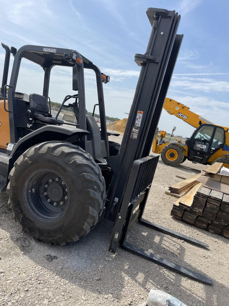 2023 CASE 588H
