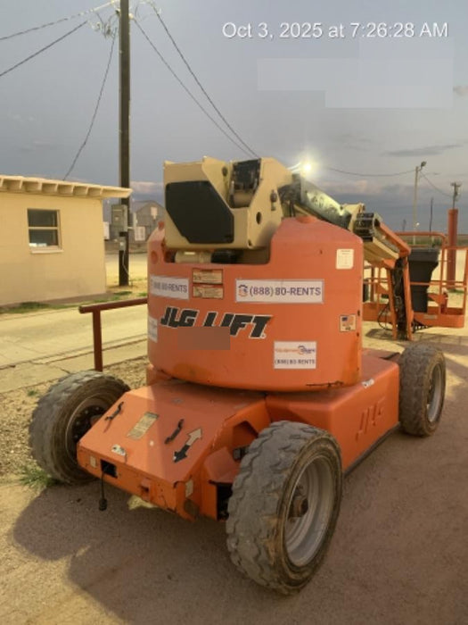 2012 JLG E450AJ