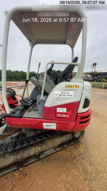 2022 TAKEUCHI TB235-2R