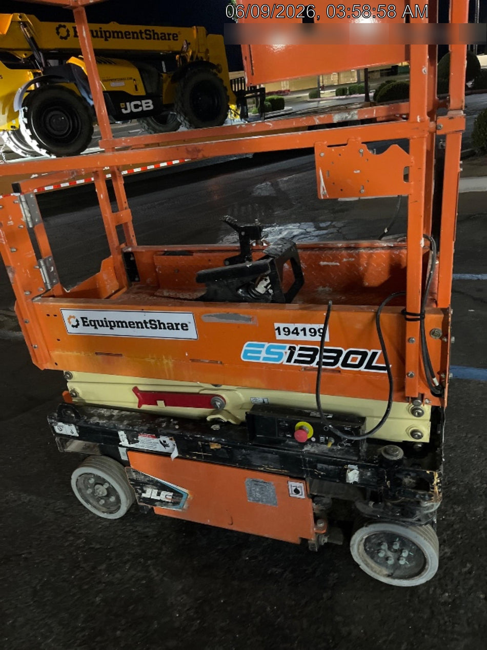 2021 JLG ES1330L