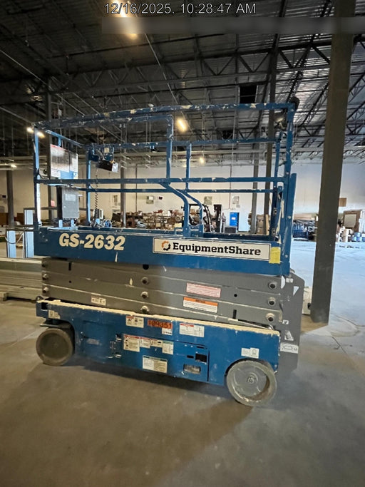 2020 Genie GS-2632 Solid NM Tires, Folding Rails with Half-Height Swing Gate, Beacon