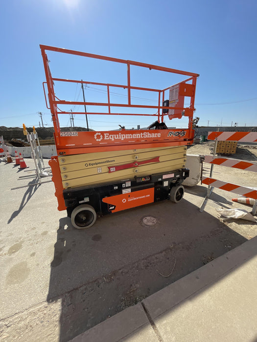 2022 JLG R4045