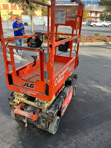 2022 JLG ES1330L