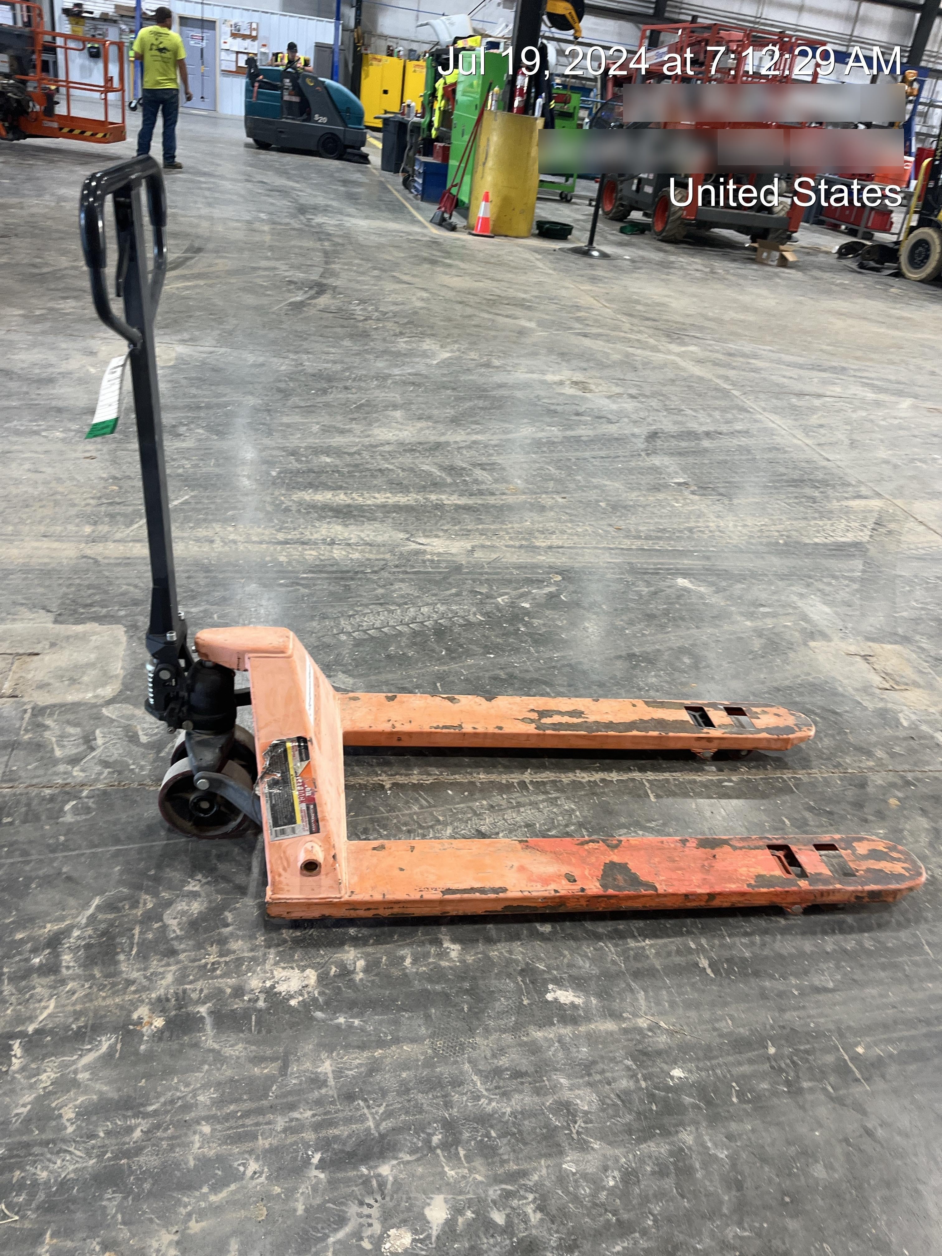 2021 HAUL MASTER 2.5 Ton Manual Pallet Jack