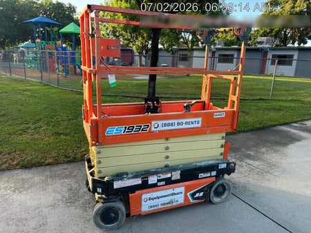 2022 JLG ES1932