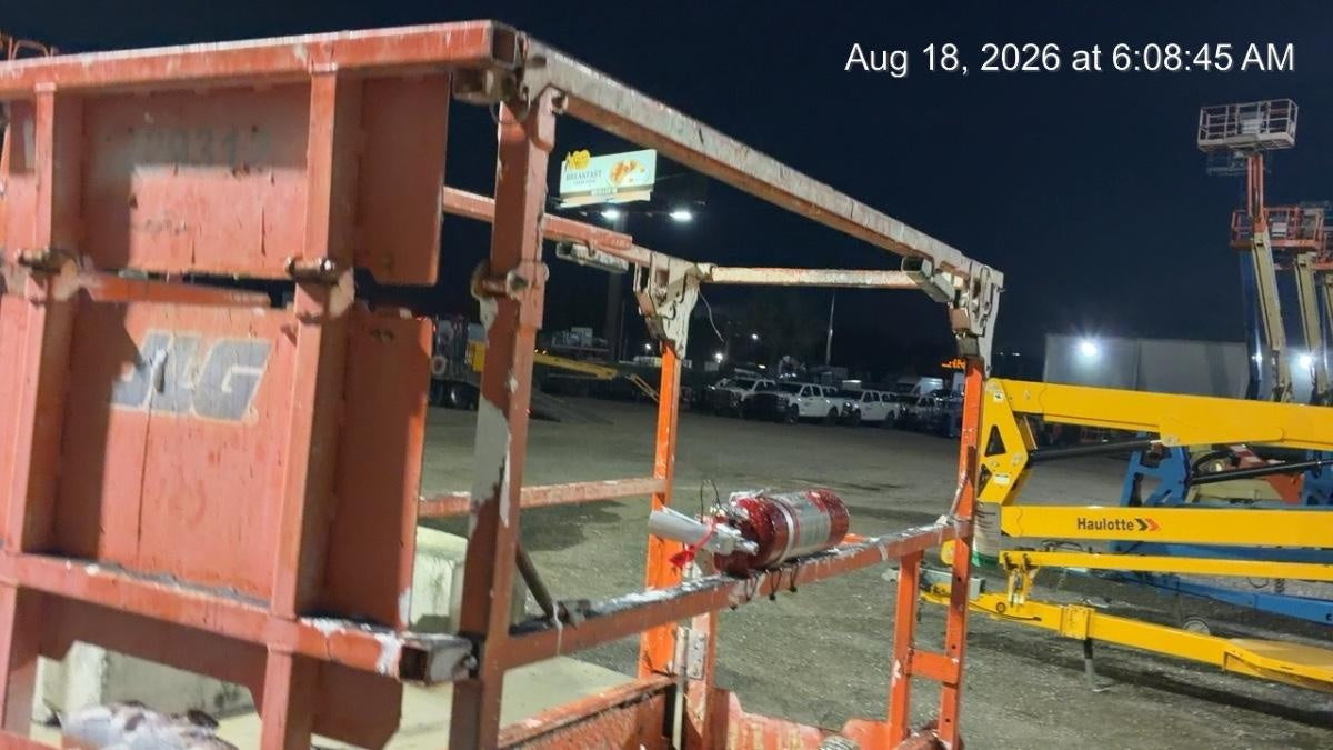 2022 JLG ES1932