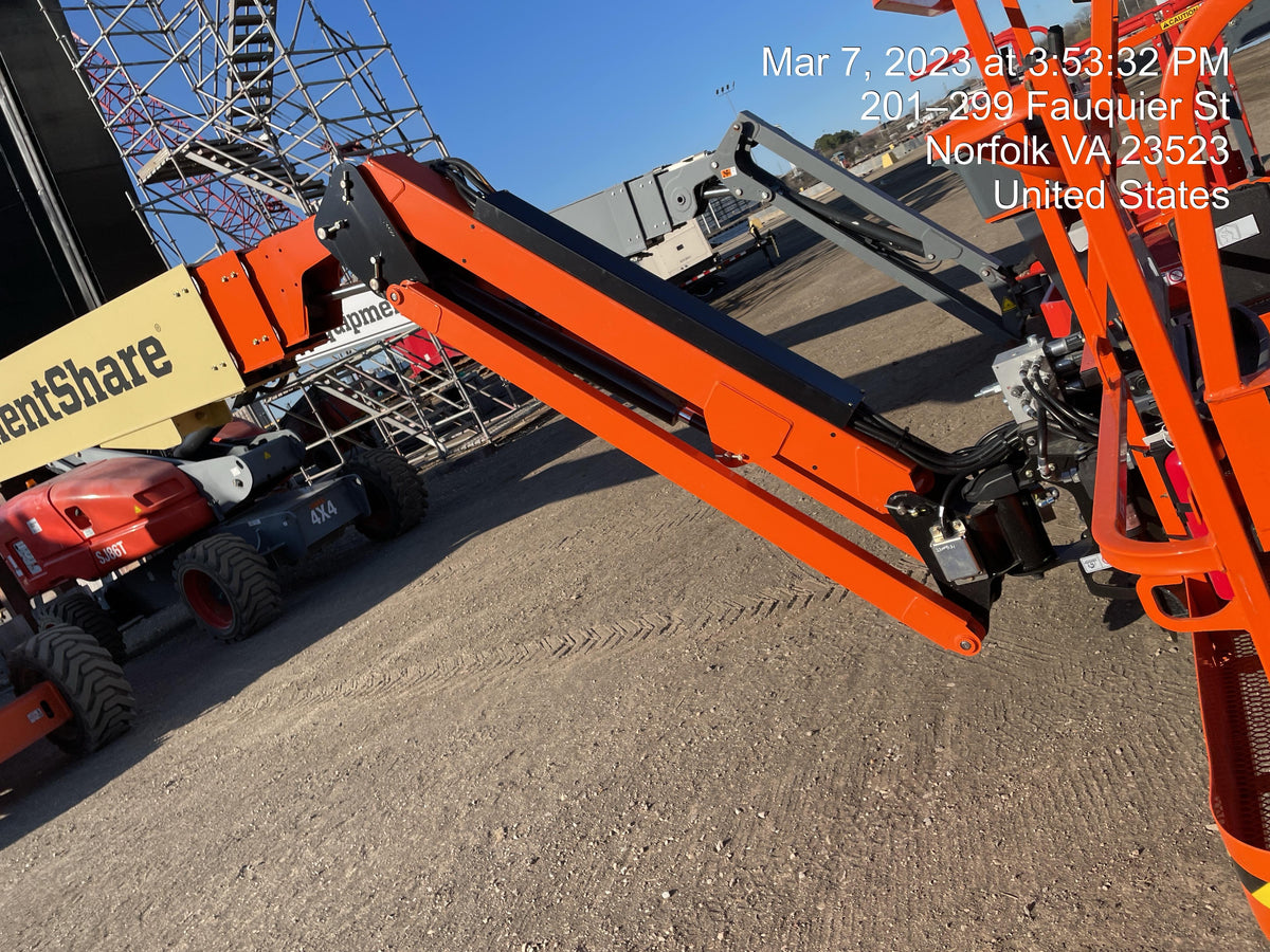 2023 JLG 860SJ