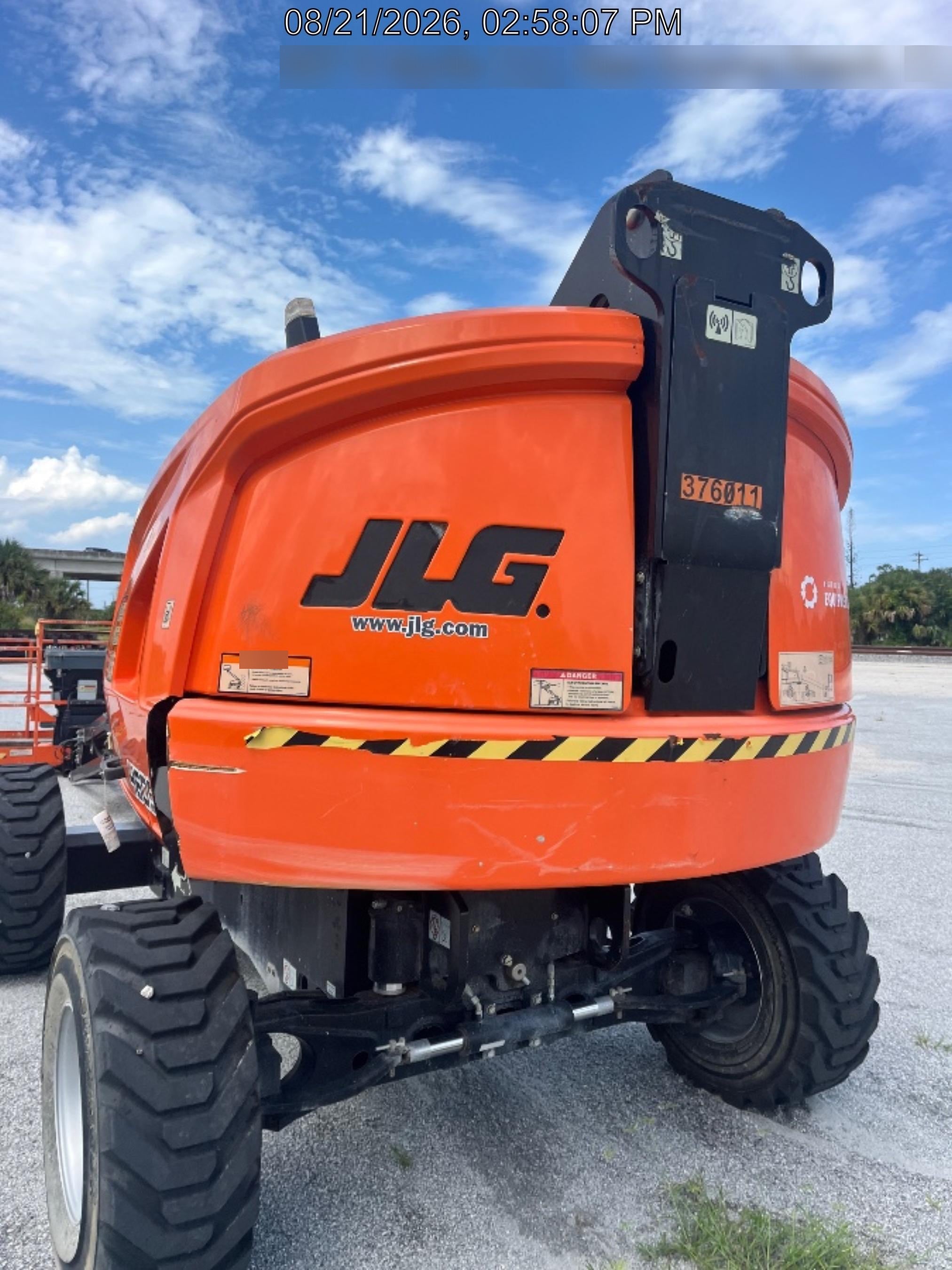 2023 JLG 460SJ