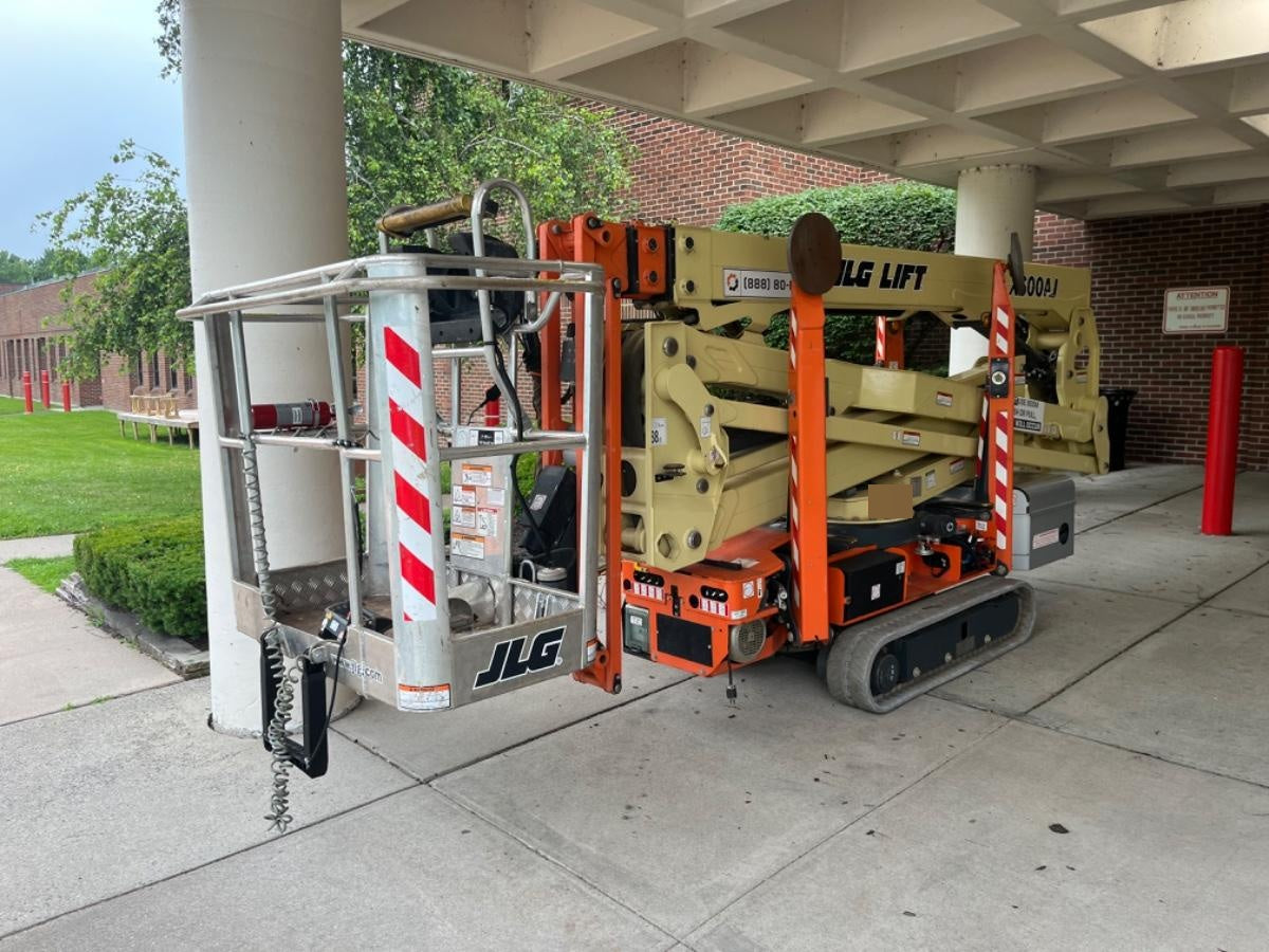 2021 JLG X600AJ