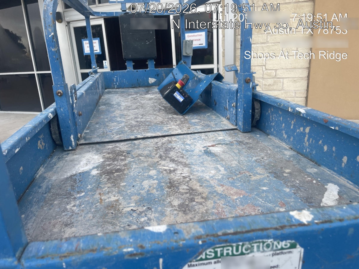 2019 Genie GS-2632 Folding rails with half height swing gate