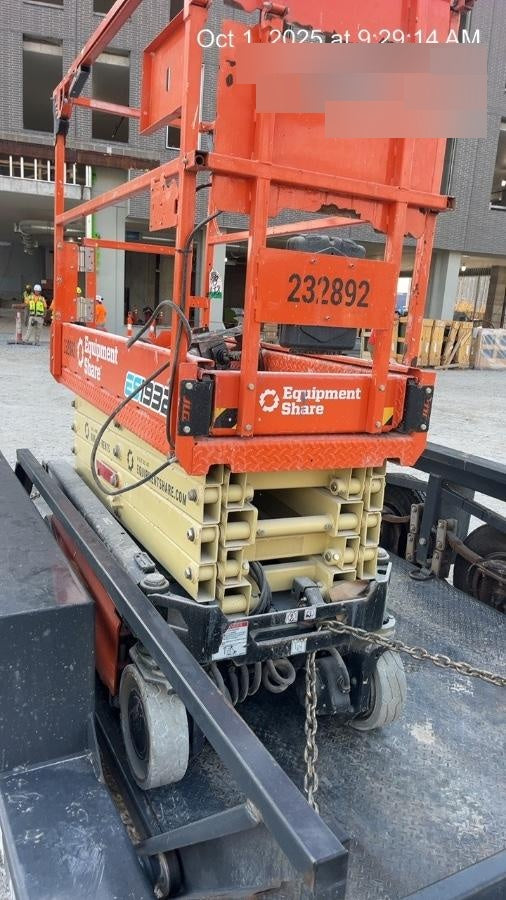 2022 JLG ES1932