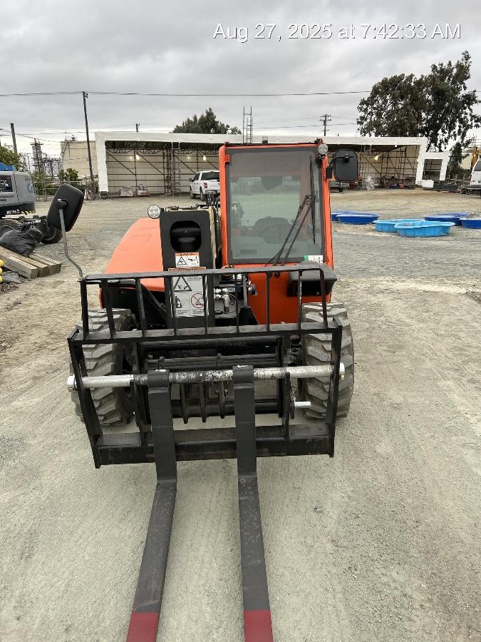 2025 JLG 519