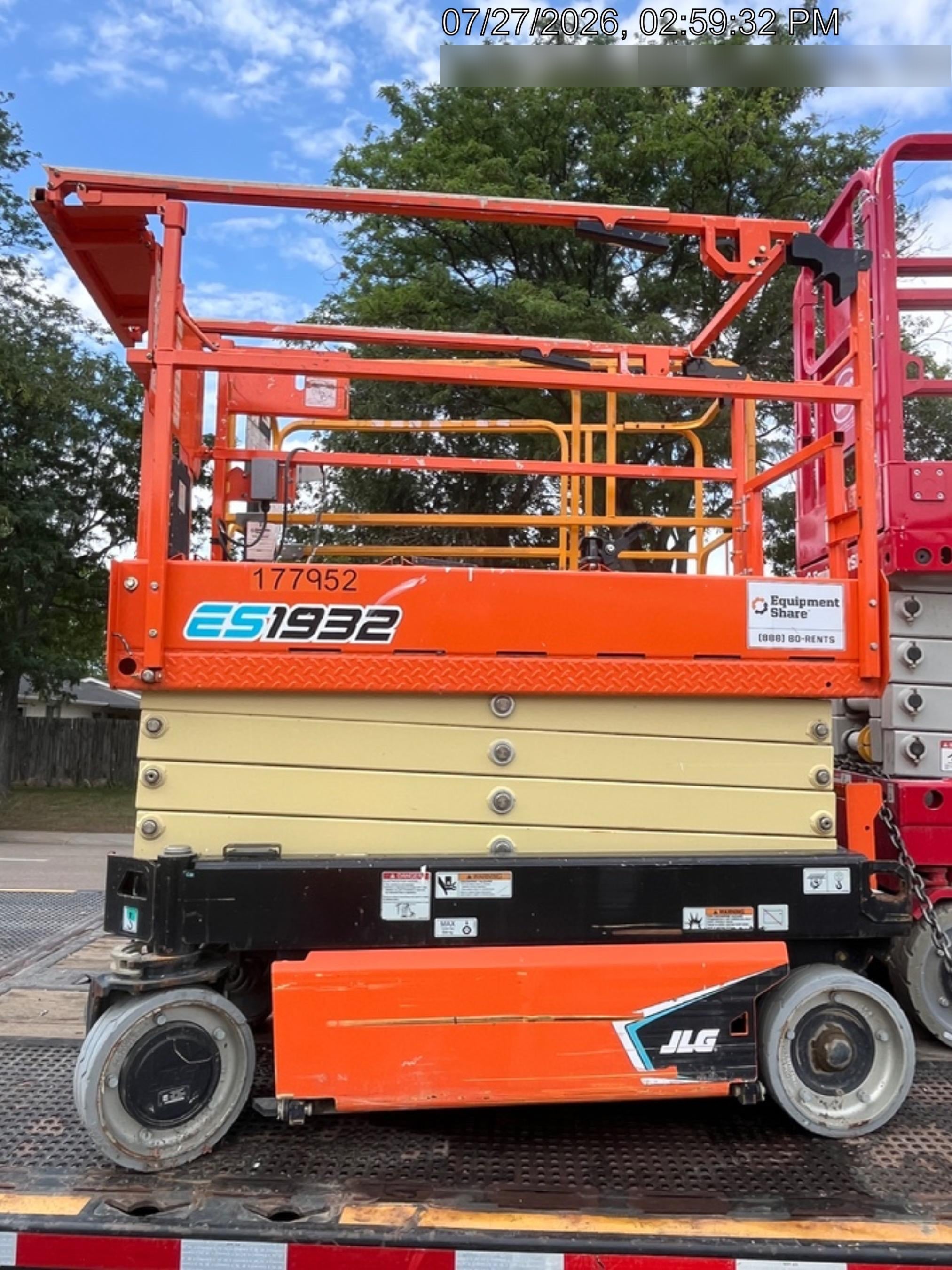 2021 JLG ES1932