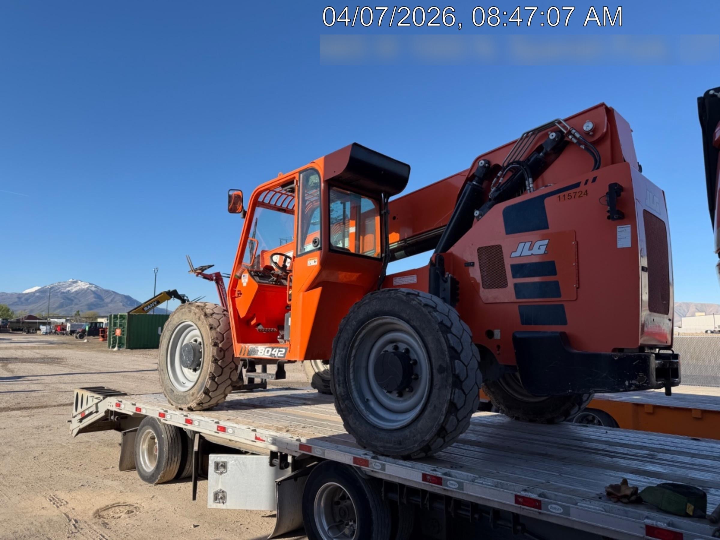 2020 Skytrak 8042 74 Hp, Cab-Heat ONLY, FF Tires, Work Lights, Beacon, Aux Hydraulics, Back up Alarm, Lifting Eye, ES Decals