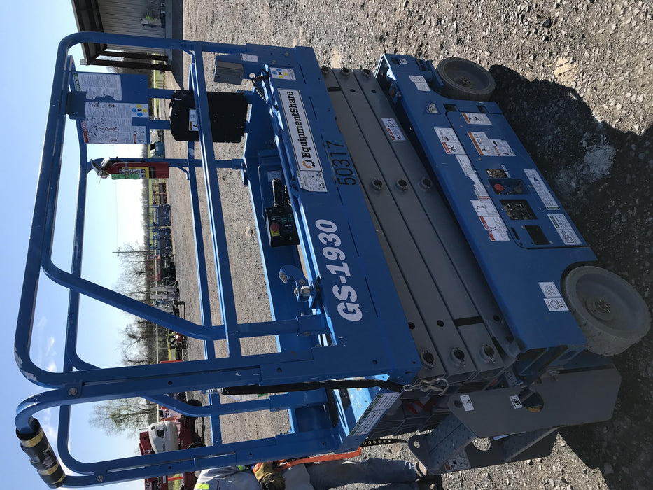 2019 Genie GS-1930 Fixed Rails with Chain Entry