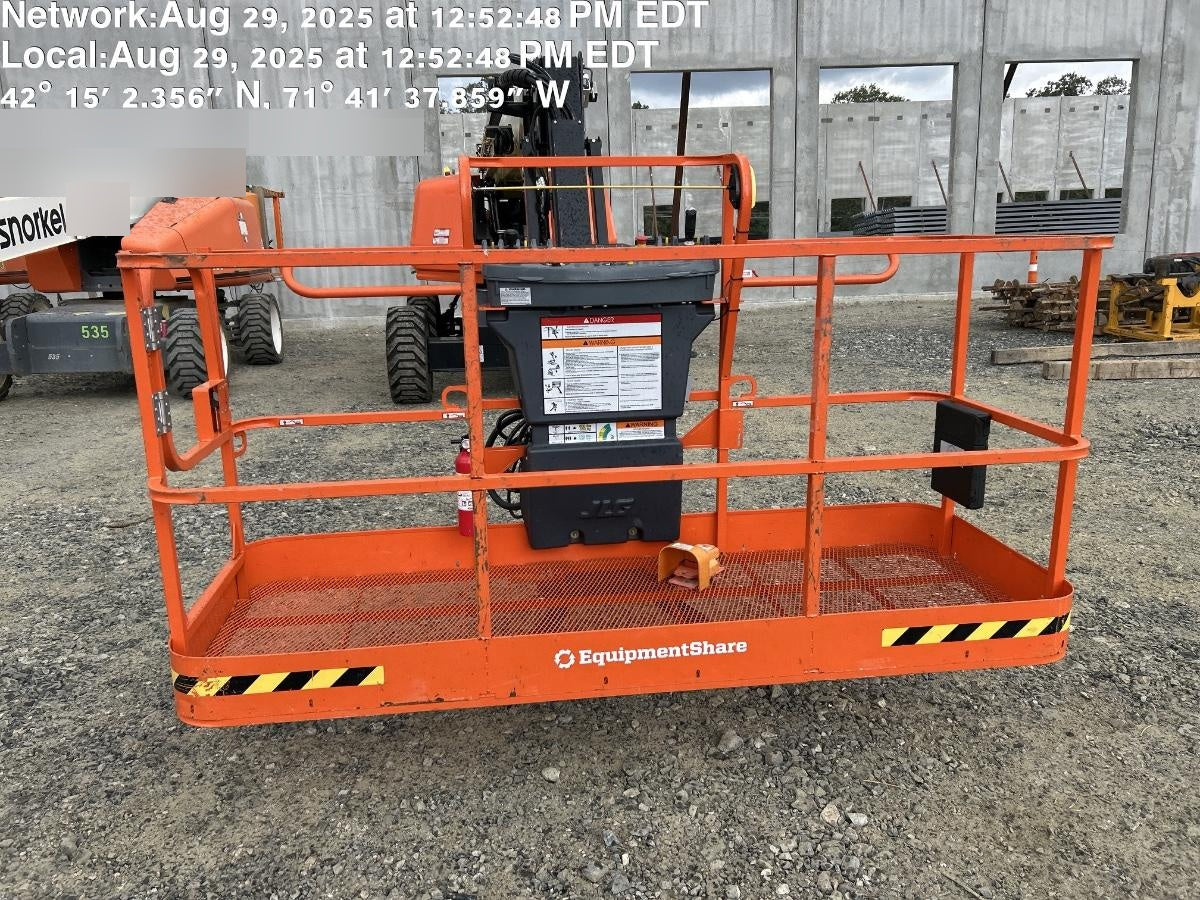 2024 JLG 660SJ