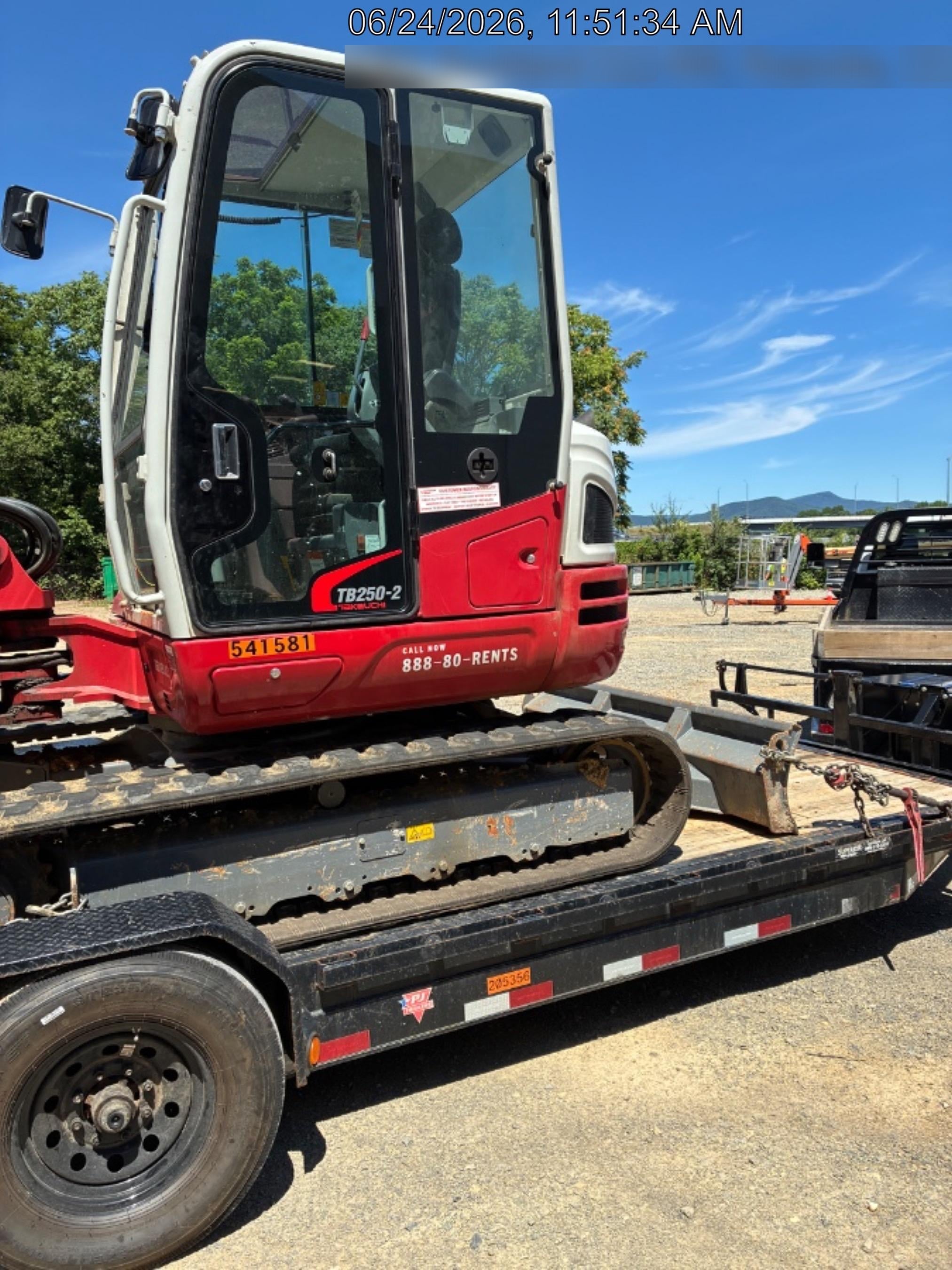 2025 TAKEUCHI TB250-2CR