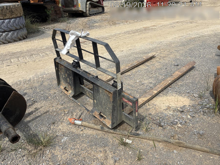 2025 ARROW MATERIAL HANDLING 72" Pallet Forks - Arrow