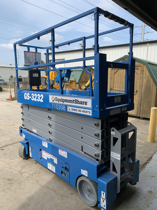 2020 Genie GS-3232 Standard, Folding half height swing gate, 800W Inverter