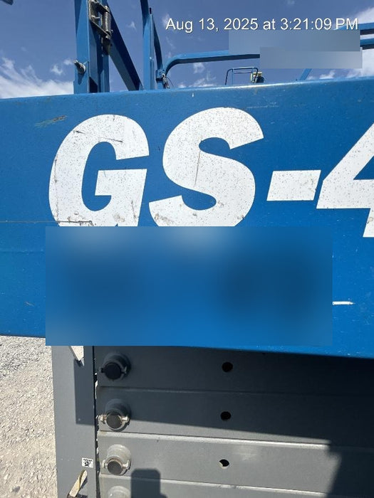 2019 Genie GS-4047 Folding rails with half height swing gate