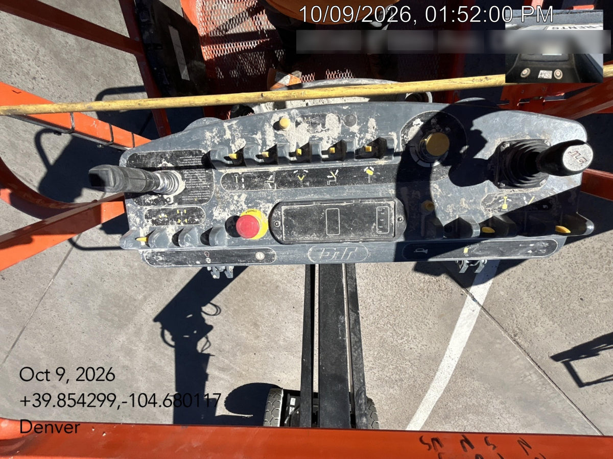2025 JLG E300AJP