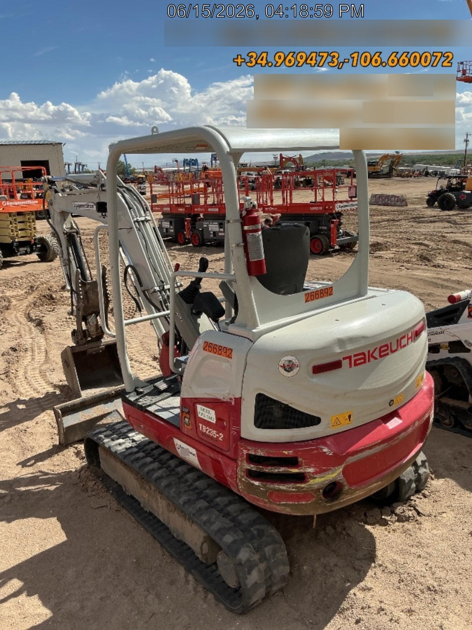 2022 TAKEUCHI TB235-2R