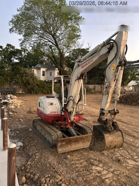 2021 TAKEUCHI TB250-2