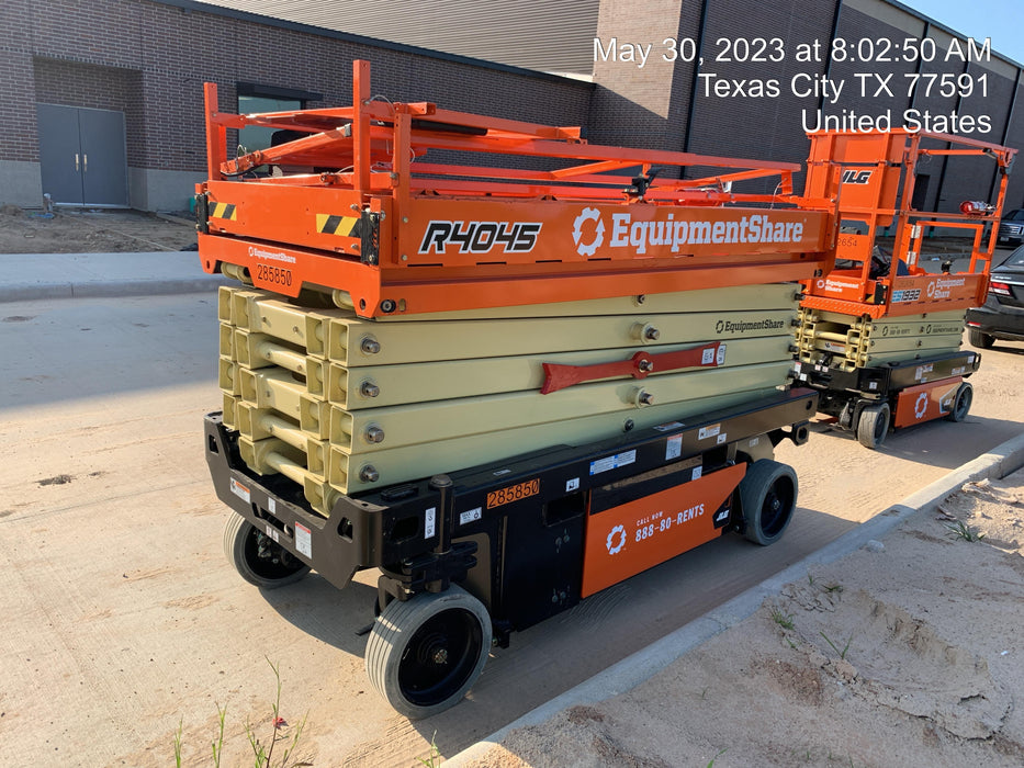 2022 JLG R4045