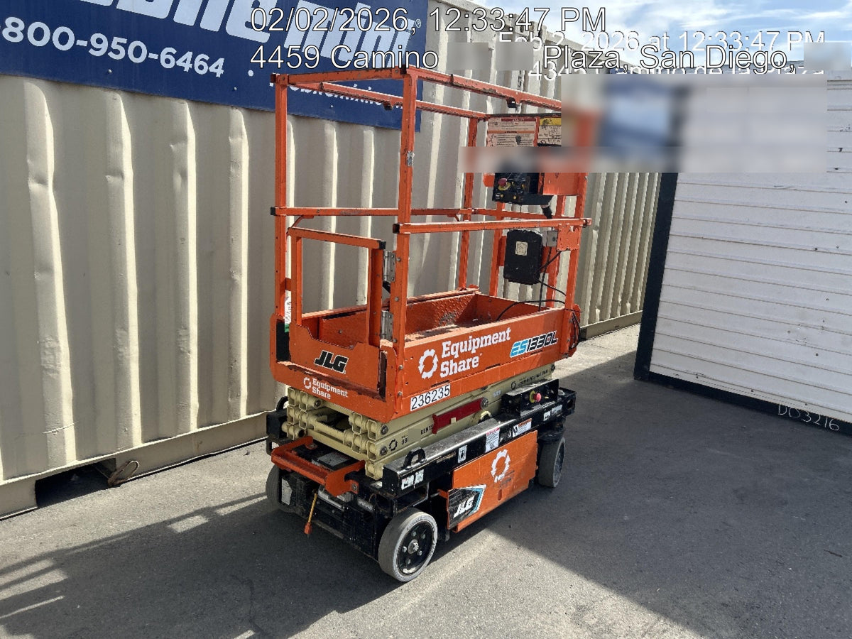 2022 JLG ES1330L