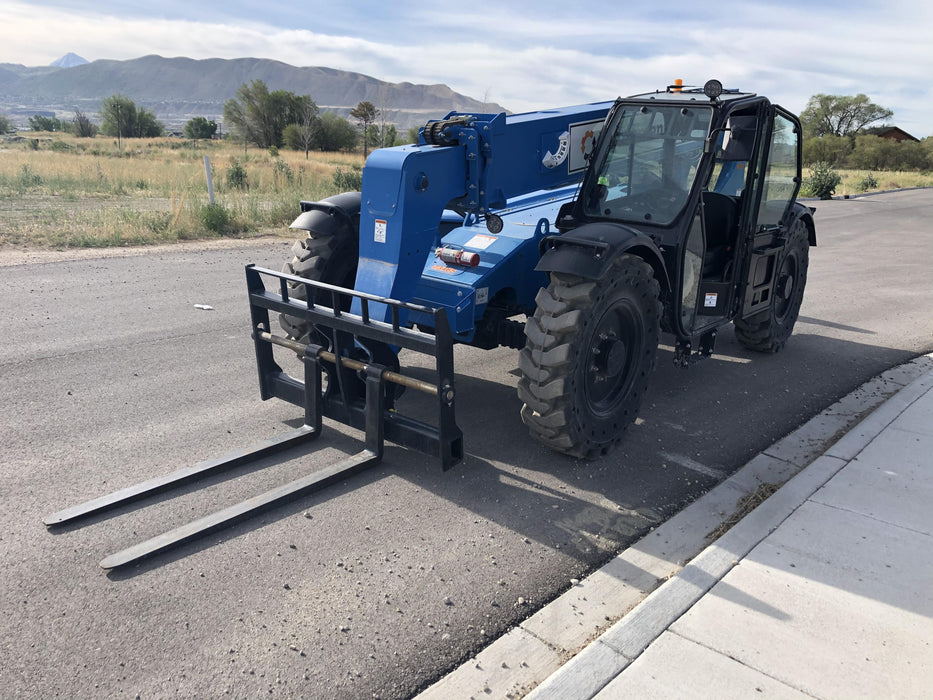 2020 Genie GTH-636 Cab/Heat/Air, Solid Tires, Work Lights, Beacon, Aux Hydraulics, Back up Alarm
