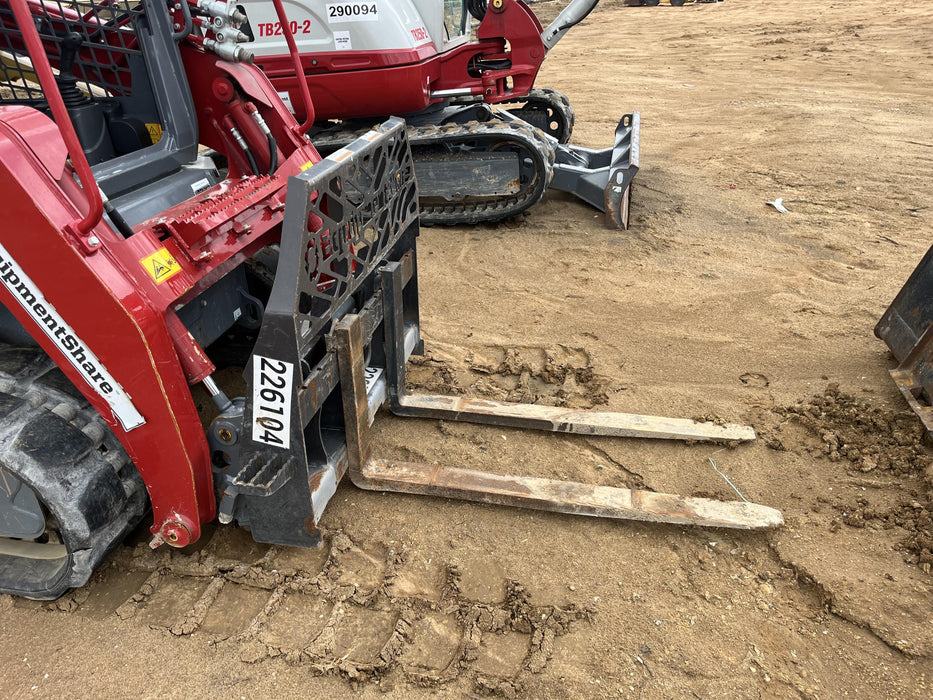 2022 PALADIN 48" Pallet Forks - Paladin