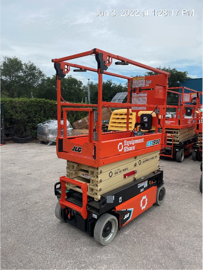 2022 JLG ES1932