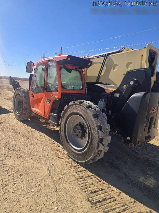 2019 JLG 1255 JLG 1255 T4F w/Full Cab, HVAC, Solid Tires, Work Lights/Beacon, 60" Carriage/Forks