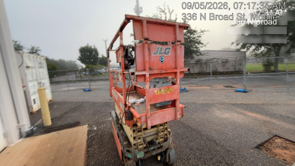 2021 JLG ES1330L