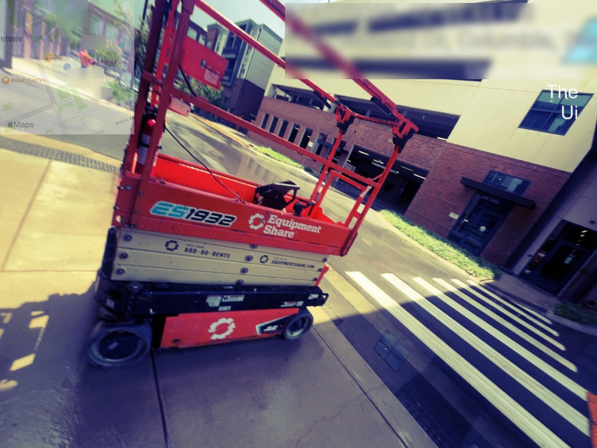 2023 JLG ES1932
