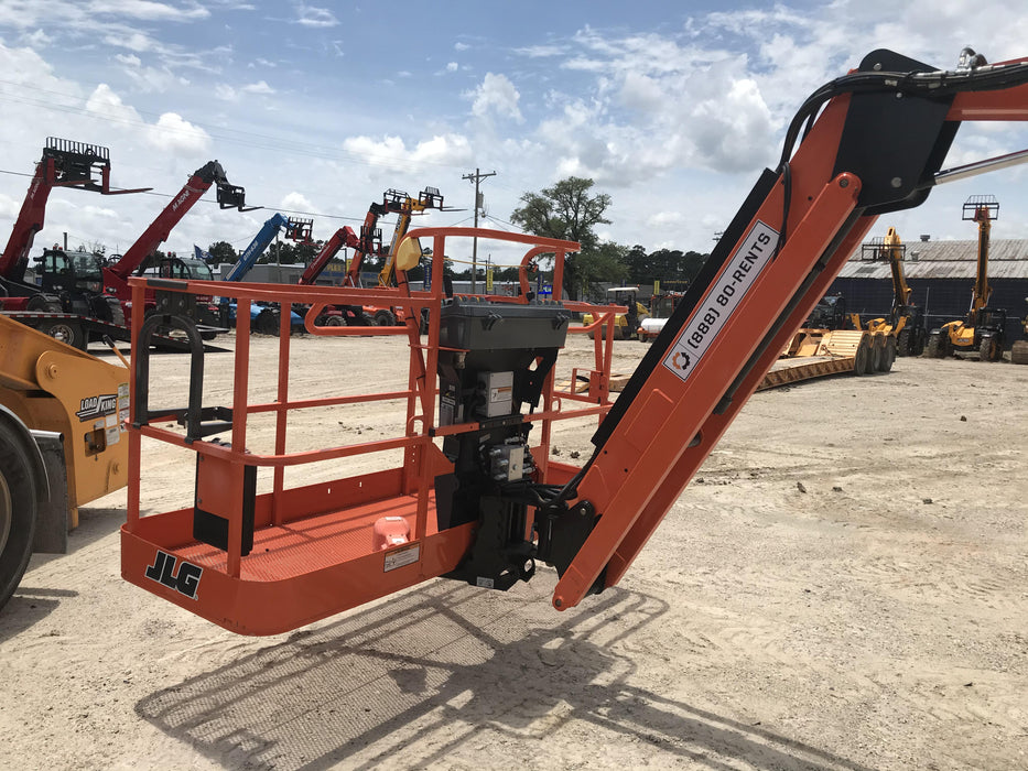 2019 JLG 800AJ