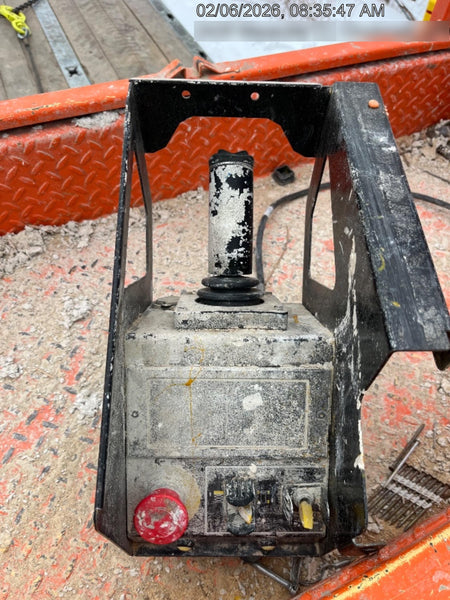 2023 JLG ES1932