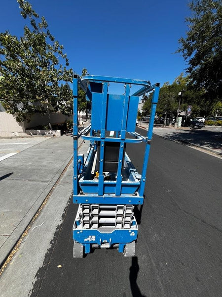 2020 Genie GS-1930 Solid Non Marking Tires, Beacon, Folding rails with half height swing gate, 800W Inverter