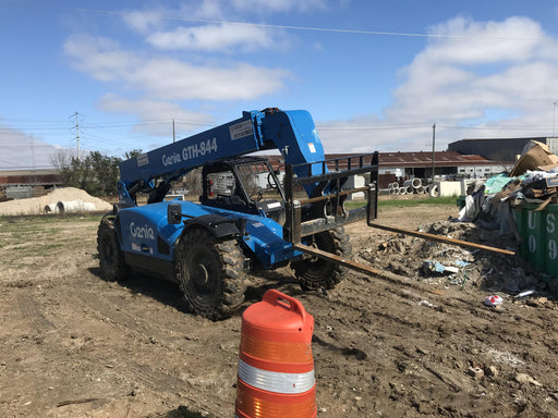 2018 Genie GTH-844 Genie GTH-844 w/Open ROPS, Solid Tires, beacon/work lights, 60" carriage/forks