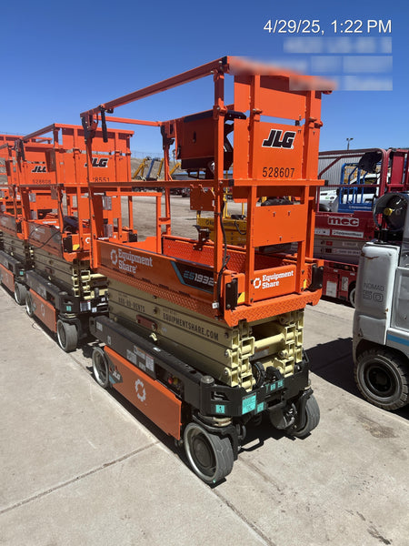 2025 JLG ES1932