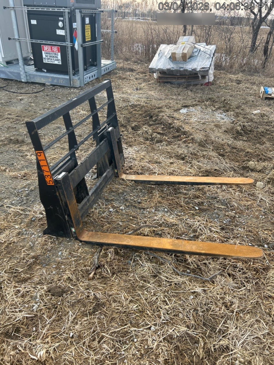 2025 ARROW MATERIAL HANDLING 24" Pallet Fork Frame