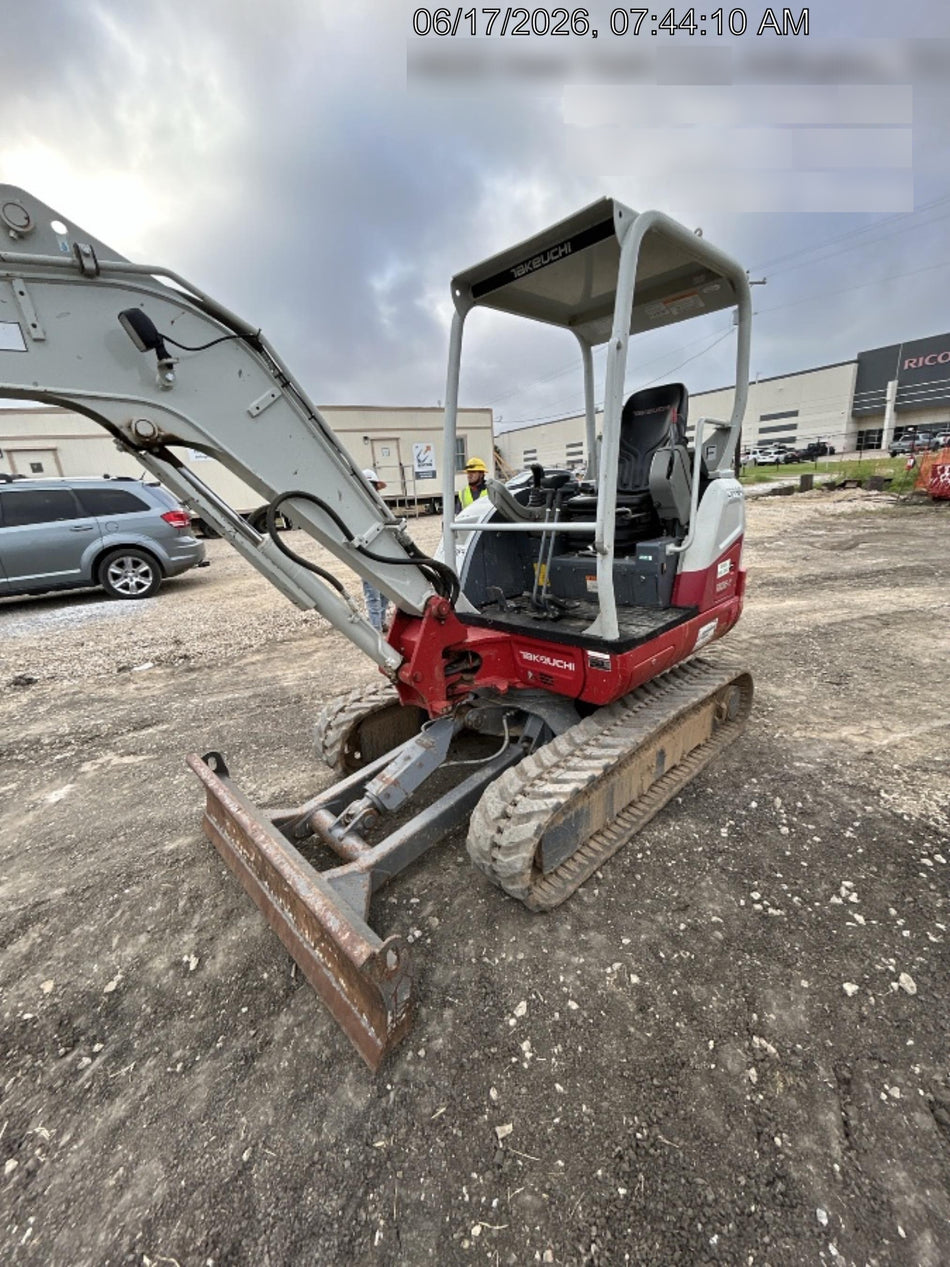 2022 TAKEUCHI TB235-2R