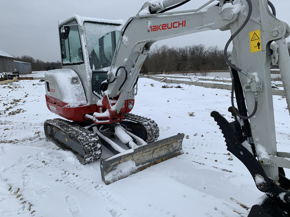 2020 TAKEUCHI TB235-2CR