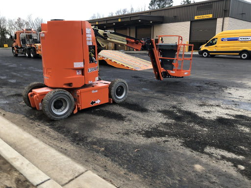 2019 JLG E300AJP