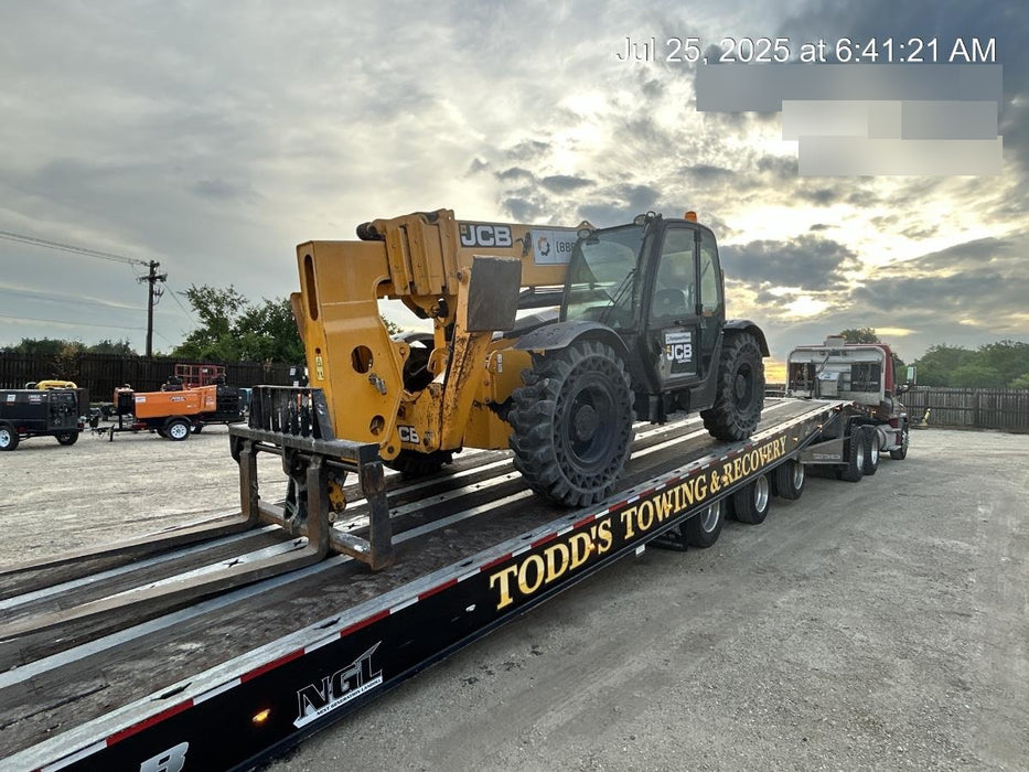2020 JCB 510-56 Cab/Heat/Air, 74 HP, Solid Tires, STD Worklight, Beacon, Aux Hydraulics, Lifting Eye, Back up Alarm w/66" Carriage/60" Forks