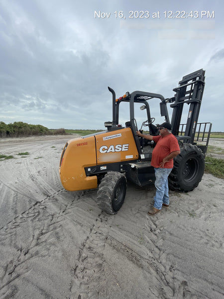 2023 CASE 588H