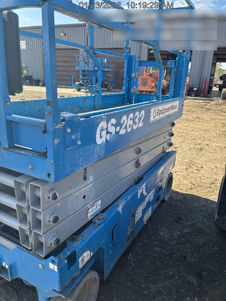 2019 Genie GS-2632 Folding rails with half height swing gate