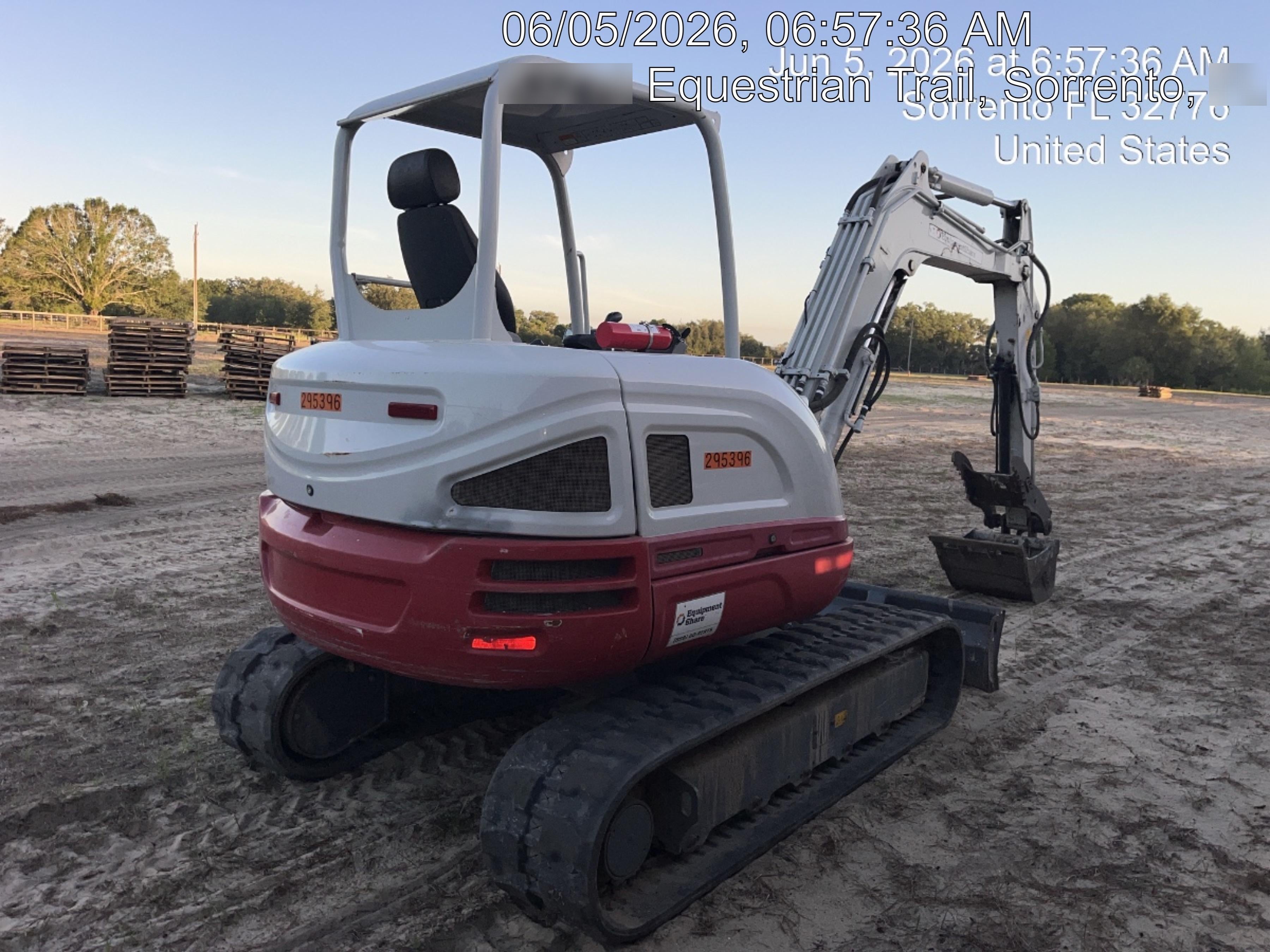 2023 TAKEUCHI TB250-2R