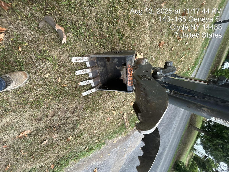 2025 TAKEUCHI 18" HD Bucket - Takeuchi